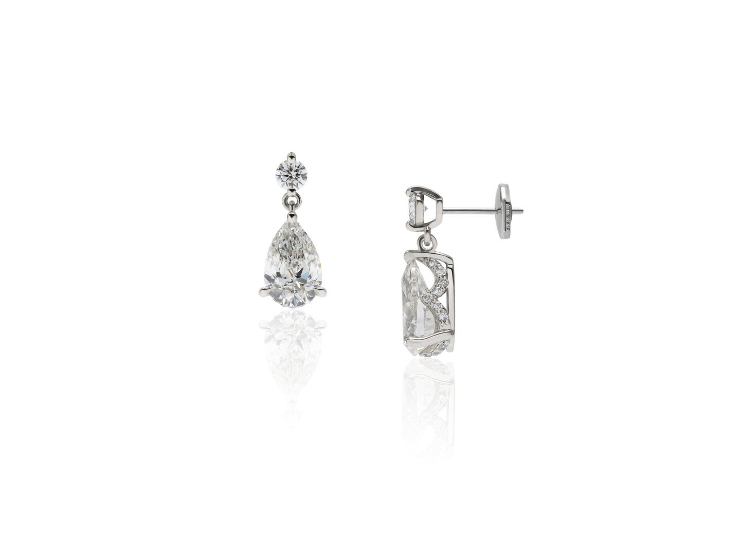 ペアシェイプピアス／１ctダイヤモンド（トータル２ct）